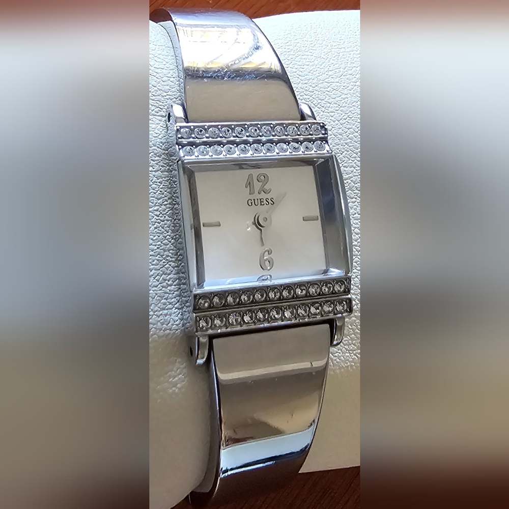 Guess Women's Quartz Watch Silver Tone Rectangle G75816L Works